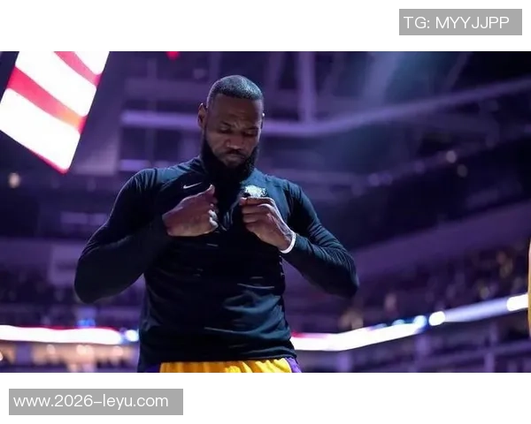 詹姆斯强调团队合作的重要性以身作则激励队友共同进步 詹姆斯强调团队合作的重要性以身作则激励队友共同进步