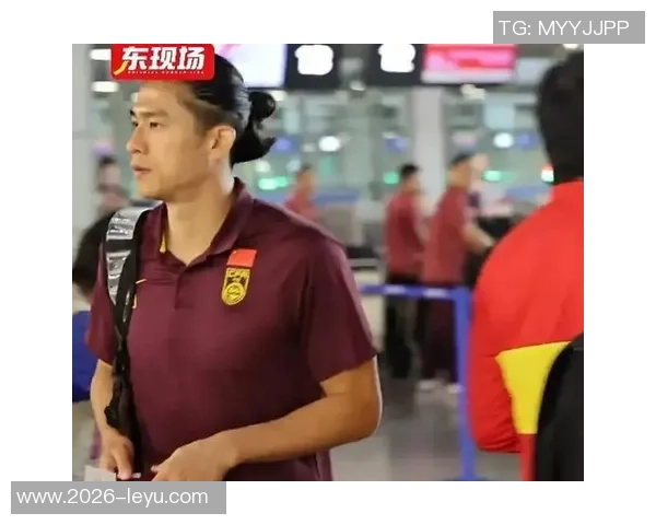 刘洋与张玉宁黄政宇等国足队友新年首训合影分享训练时光